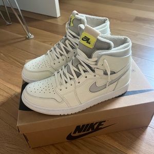 Wmn’s Air Jordan 1 High Zoom ‘Pearl White’